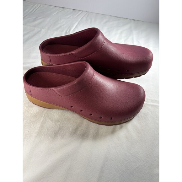 Dansko Women's Cranberry Block Heel Slip On Size 9.5 Round Toe ￼ - Picture 3 of 7